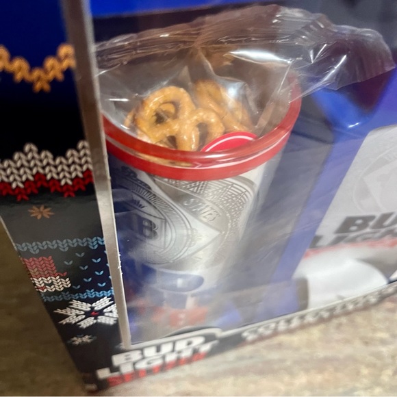 NIB Budweiser Bud Light Seltzer Collector’s Essentials gift set - Picture 4 of 8